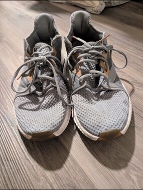 Reebok Gray Knit Athletic Sneakers